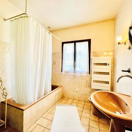 U Campanile, Maison 3 Chambres Vue Villa *